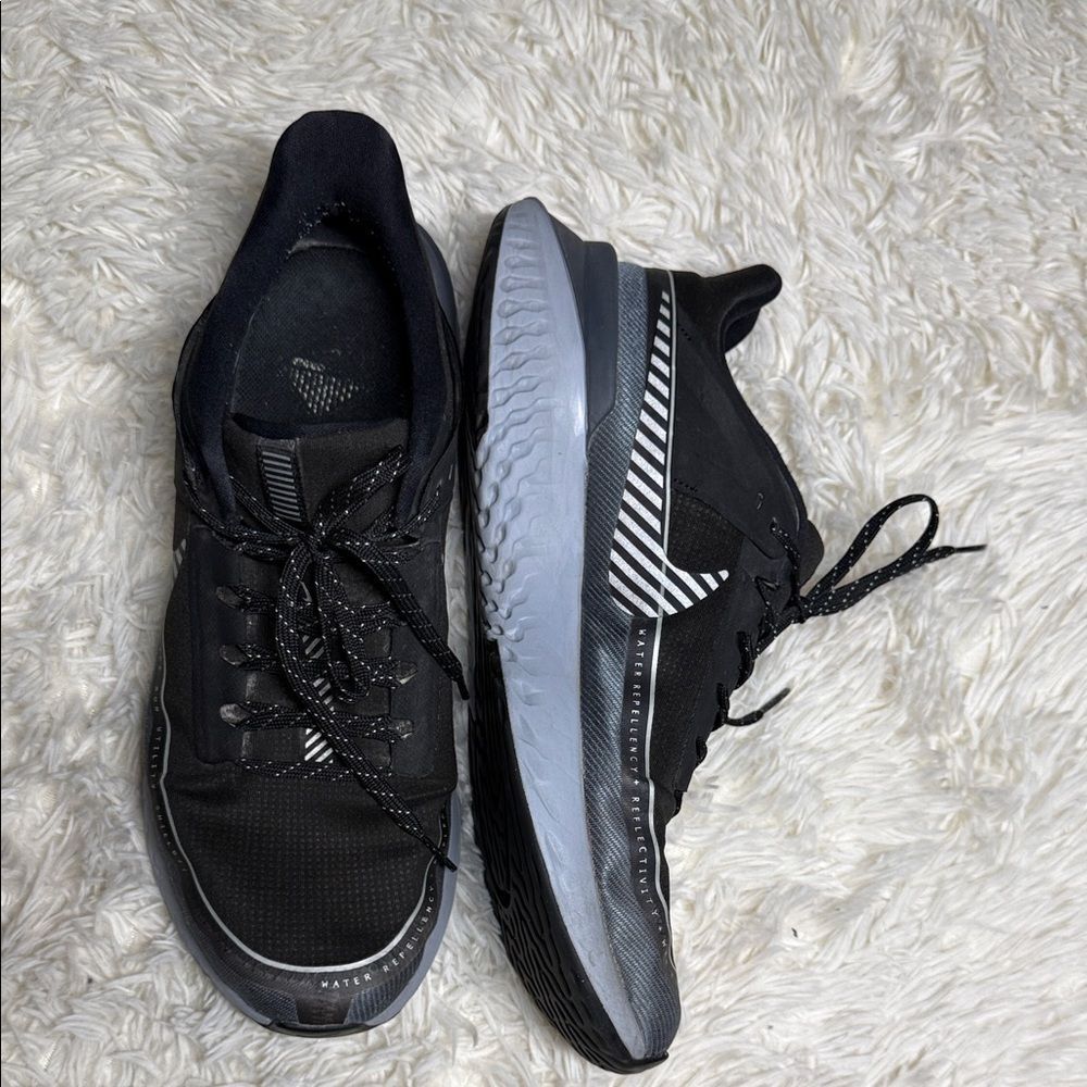 Nike Black Athletic Men's Shoes